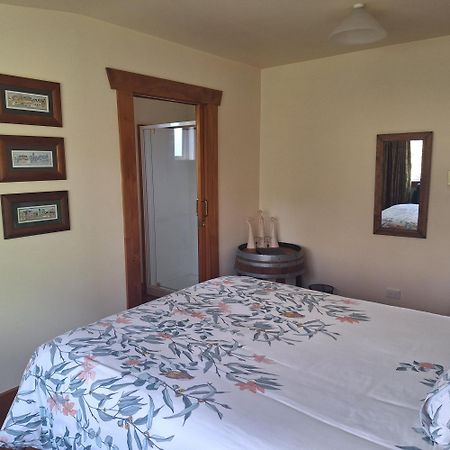 Olde Mill House B&B & Bike2Wine Cycle Hire Renwick Екстериор снимка