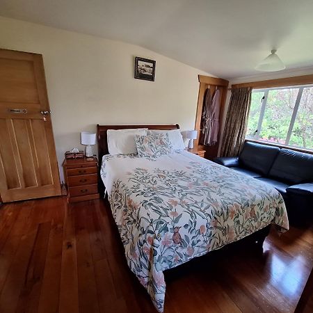 Olde Mill House B&B & Bike2Wine Cycle Hire Renwick Екстериор снимка