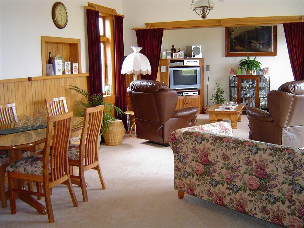 Olde Mill House B&B & Bike2Wine Cycle Hire Renwick Екстериор снимка