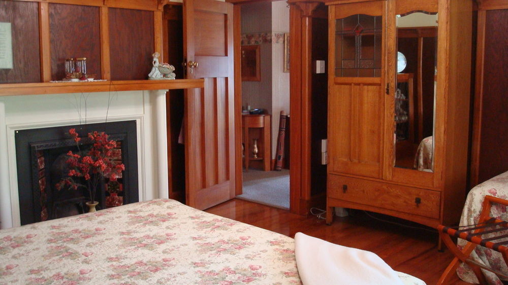 Olde Mill House B&B & Bike2Wine Cycle Hire Renwick Екстериор снимка