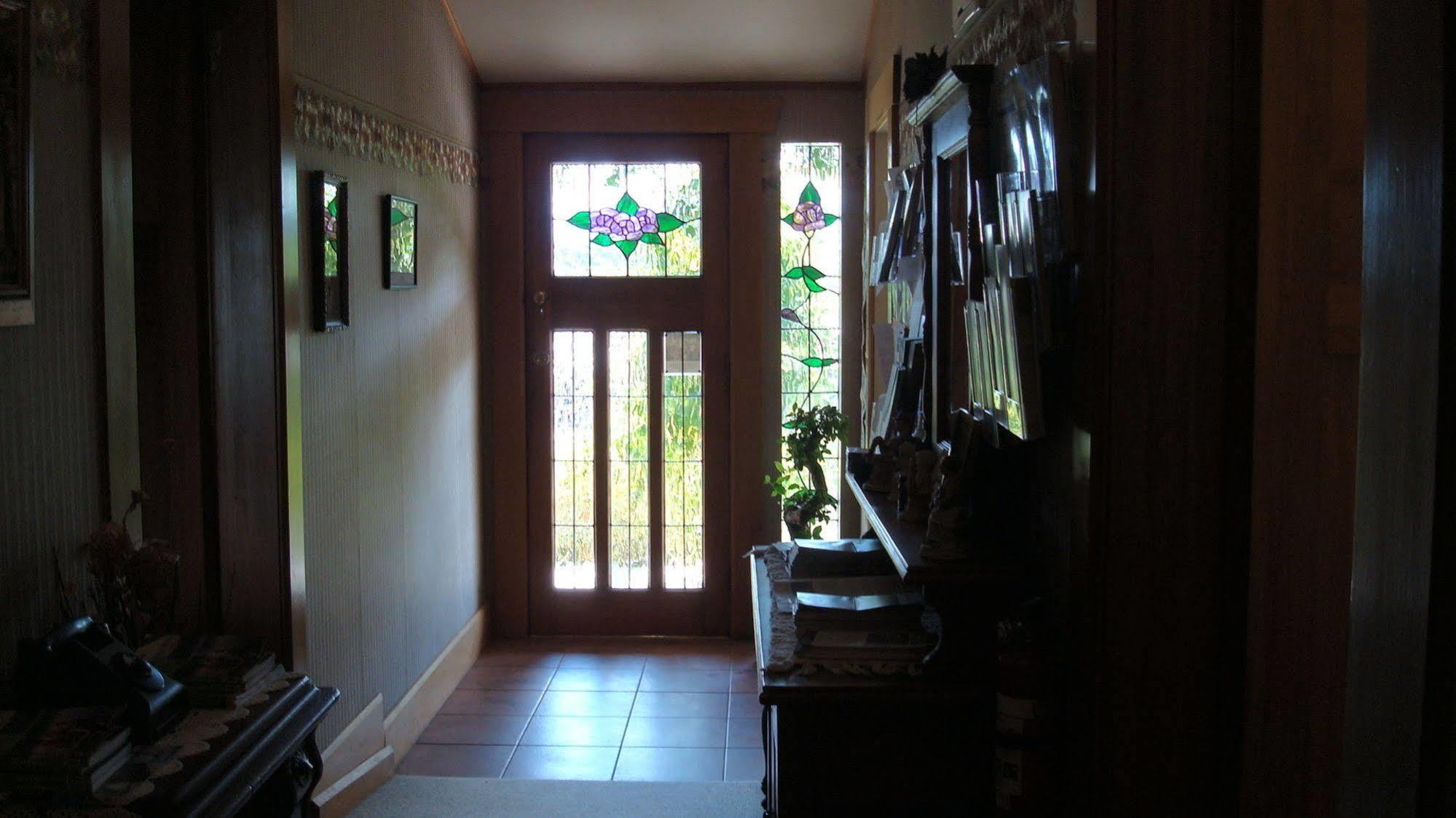 Olde Mill House B&B & Bike2Wine Cycle Hire Renwick Екстериор снимка