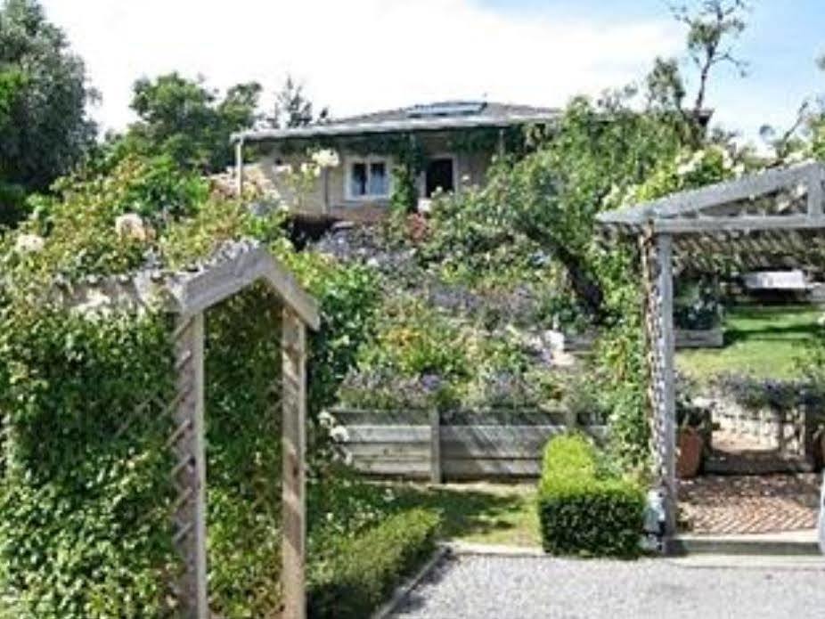 Olde Mill House B&B & Bike2Wine Cycle Hire Renwick Екстериор снимка