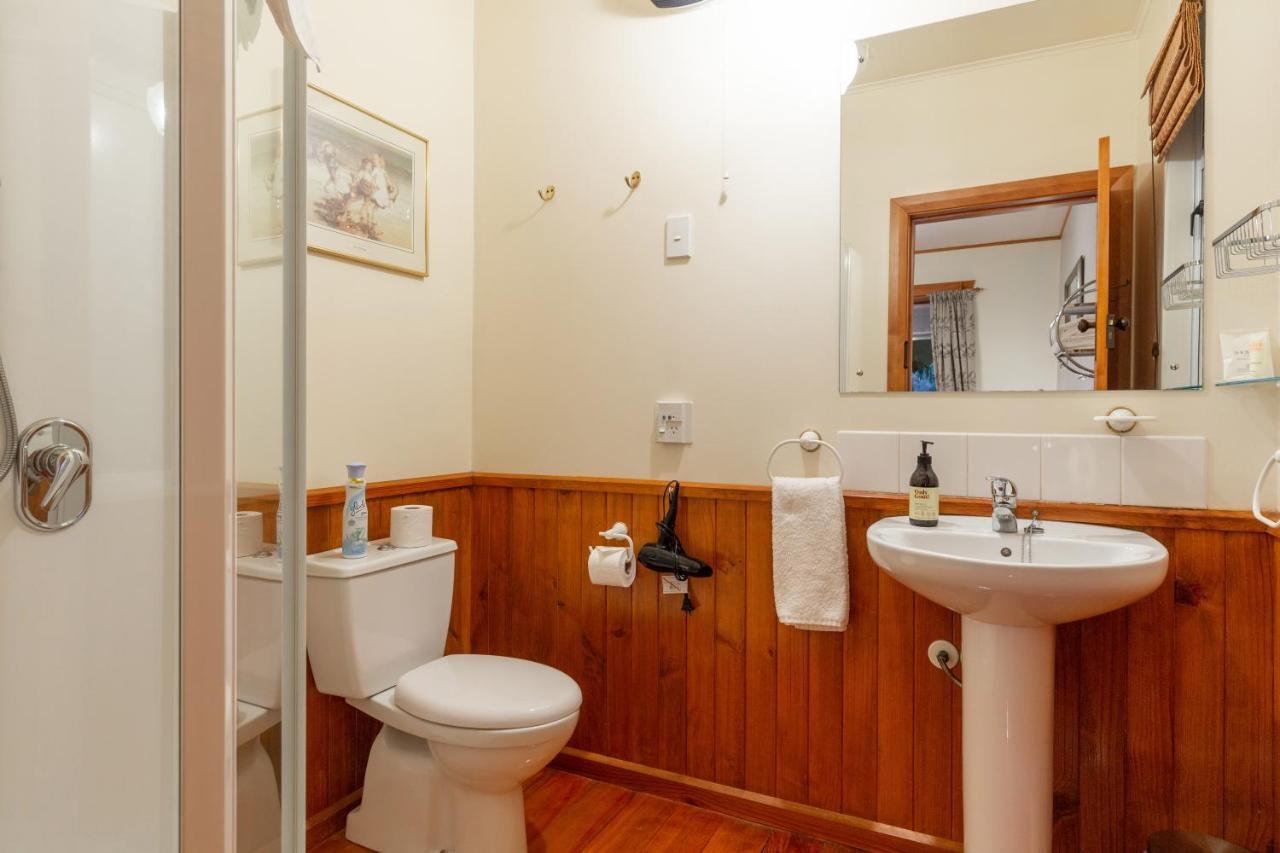 Olde Mill House B&B & Bike2Wine Cycle Hire Renwick Екстериор снимка