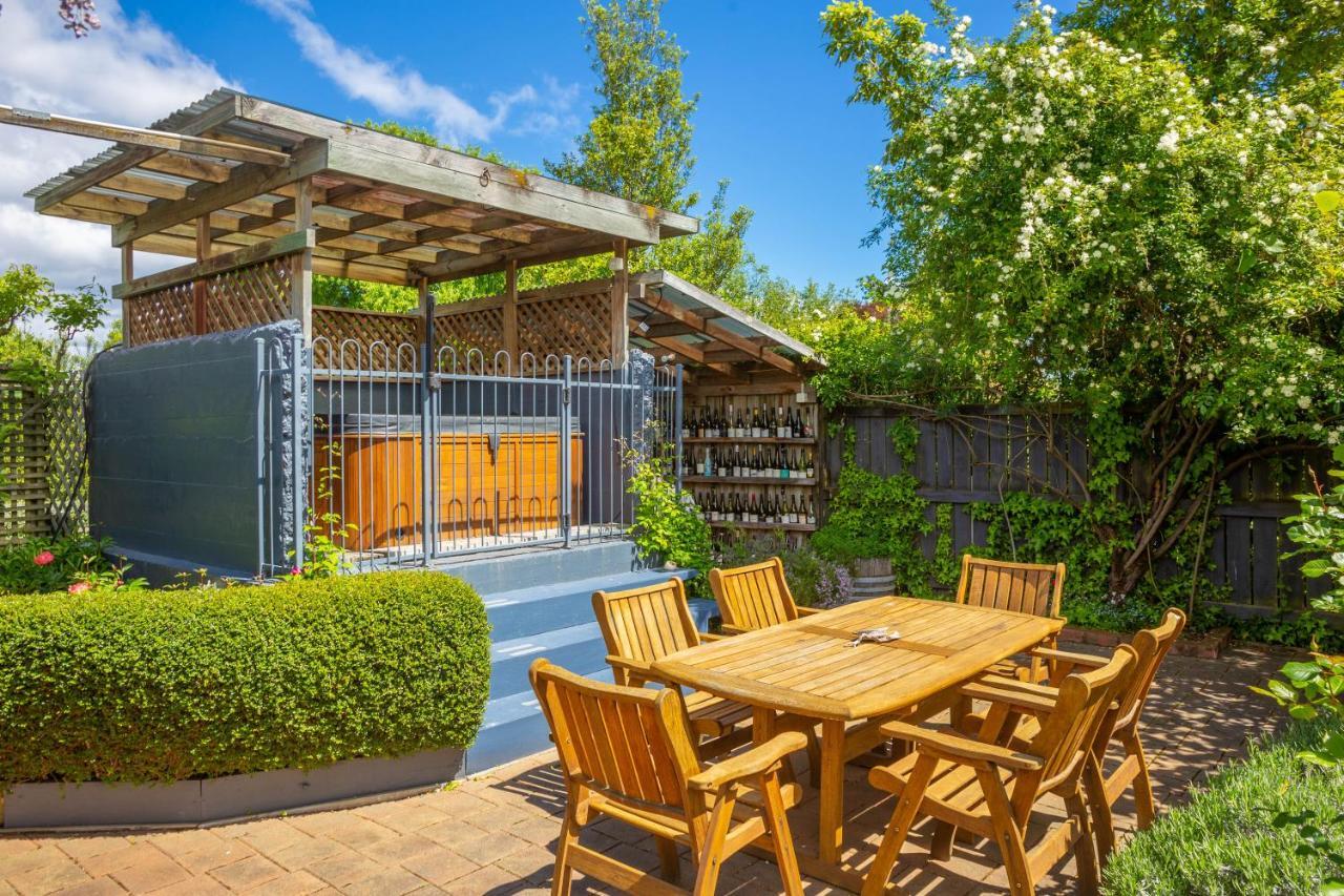 Olde Mill House B&B & Bike2Wine Cycle Hire Renwick Екстериор снимка
